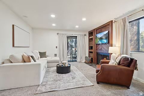 3rd image of 2025 Canyons Resort Dr APT V4