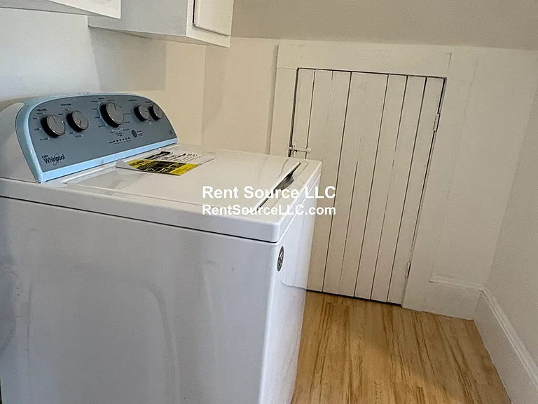 9-11 Knapp St #3 — Photo 11