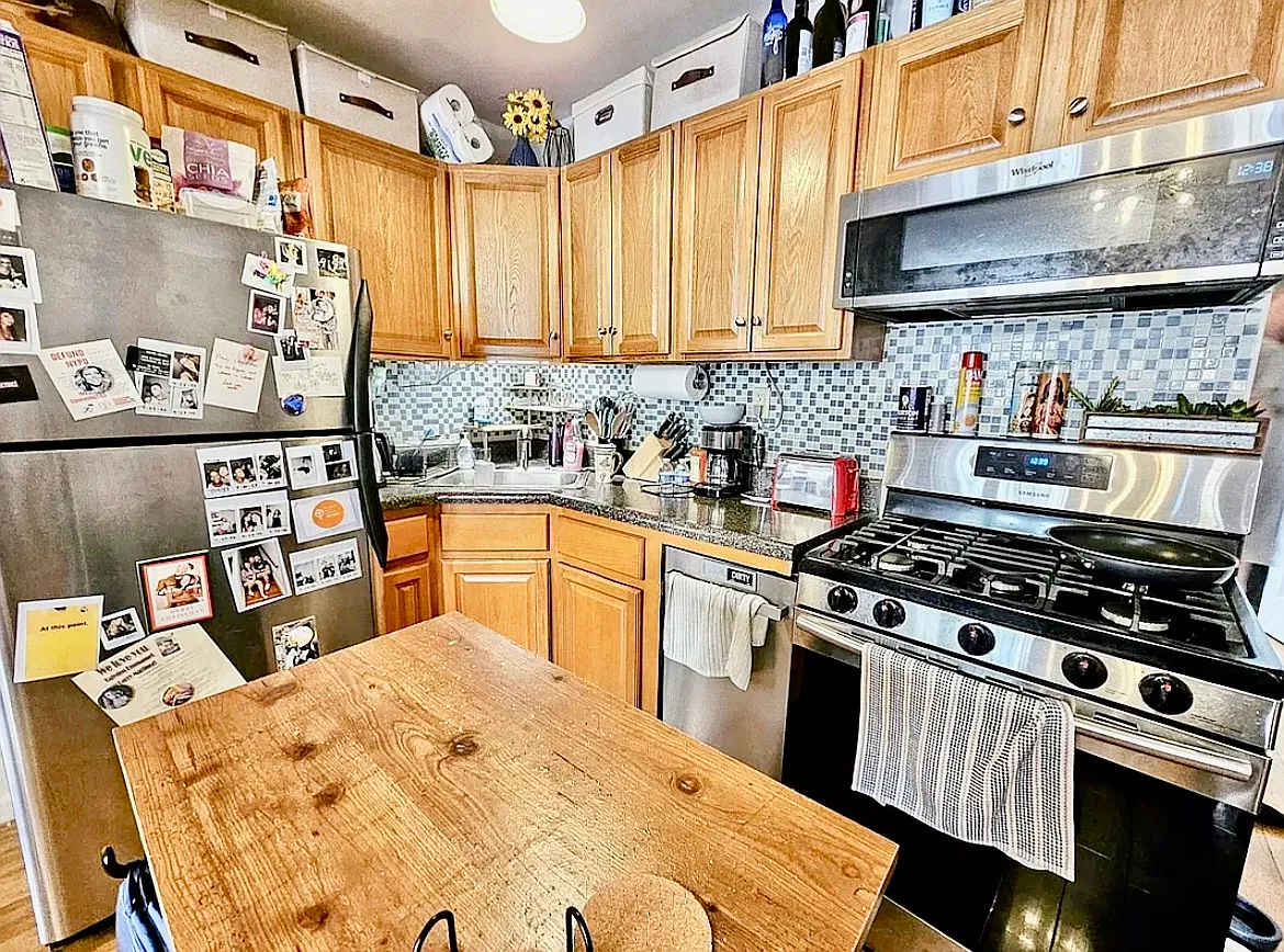 624 Hart Street — Photo 1