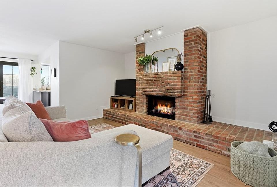 1st image of 4056 Warwick Blvd Unit 7