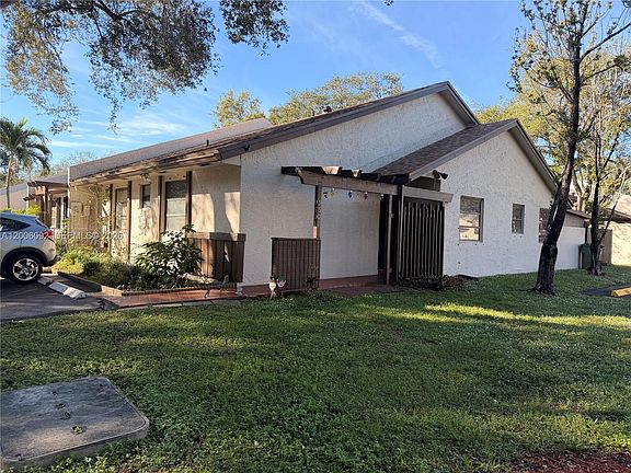 4th image of 9601 NW 16th St