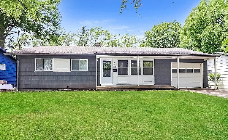 8816 Manchester Ave — Photo 9