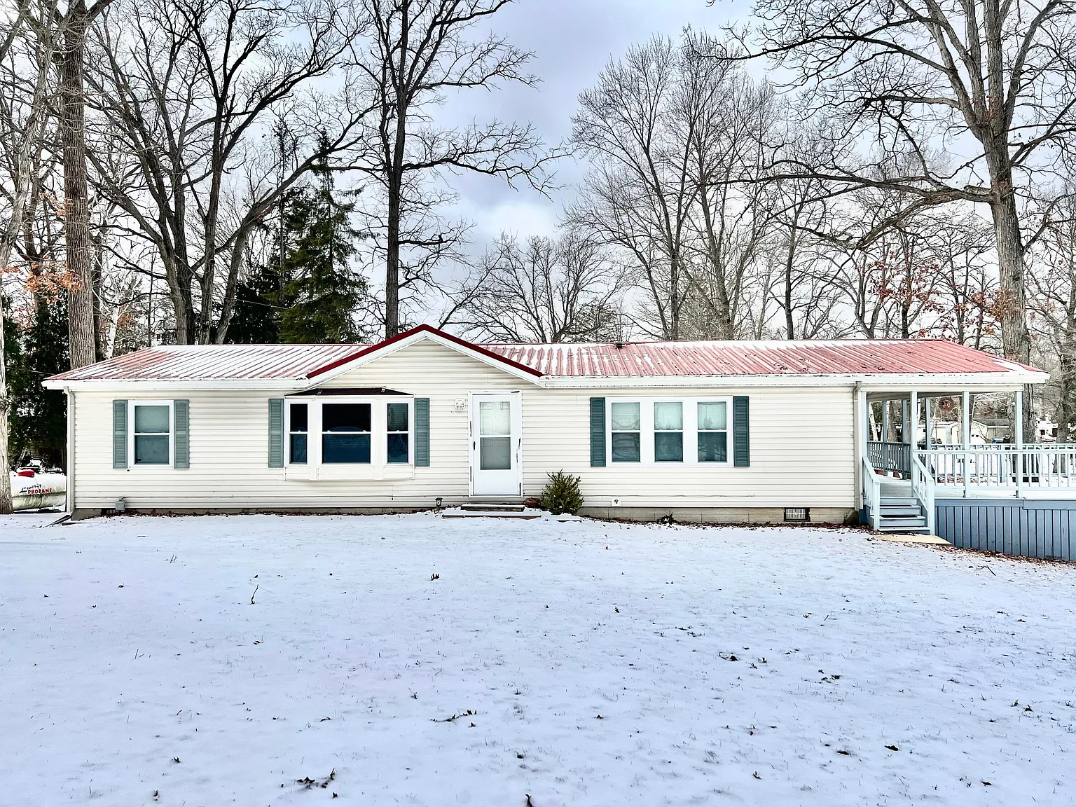 5482 Circle Dr photo 1