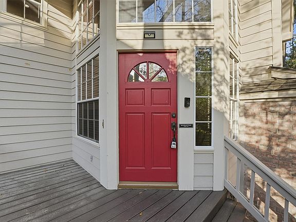 3rd image of 56 Lakeridge Dr