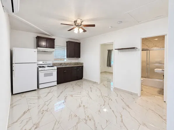 7707 Babcock Ave, North Hollywood, CA 91605