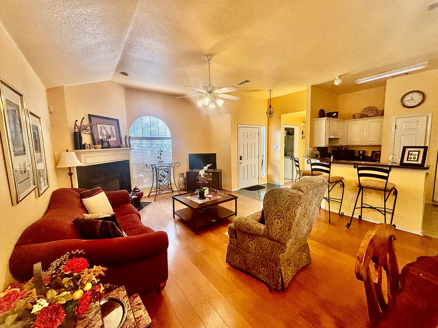3247 Bellville Dr — Photo 2