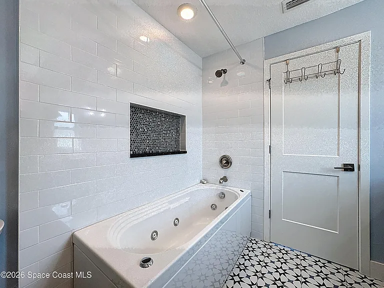 1707 Shore Dr — Photo 21