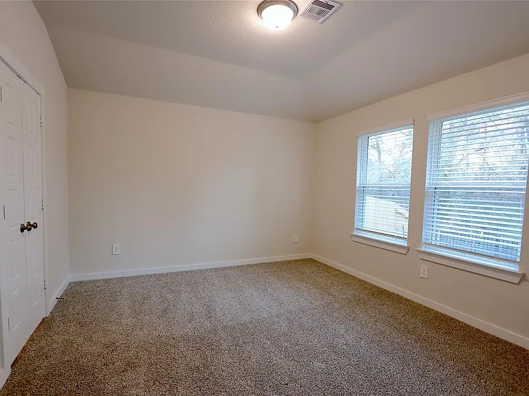 6686 Lahna Oak Dr — Photo 7