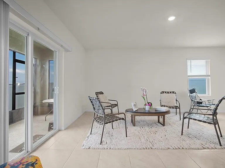 1749 Southfork Dr — Photo 16