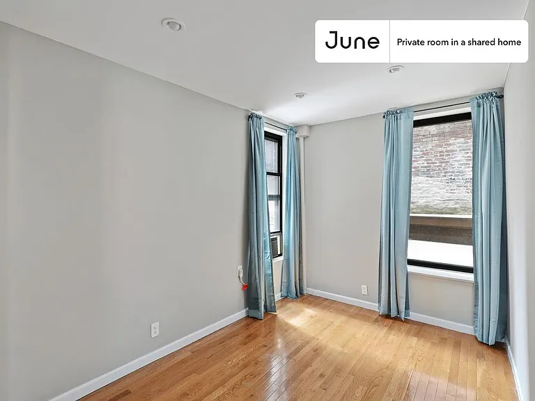 226 E 7th St #B — Photo 3