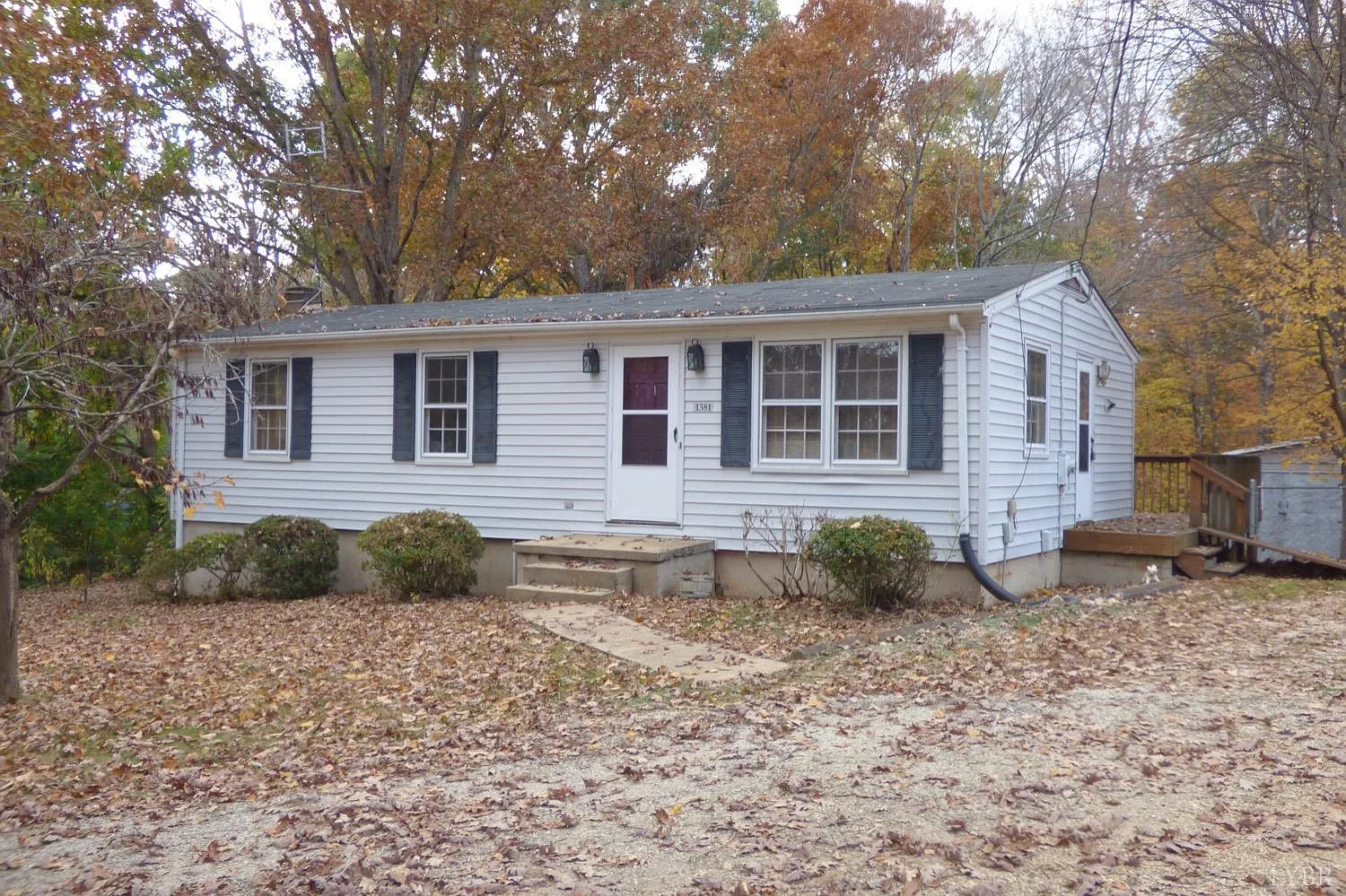 1381 Boxwood Farm Rd photo 1
