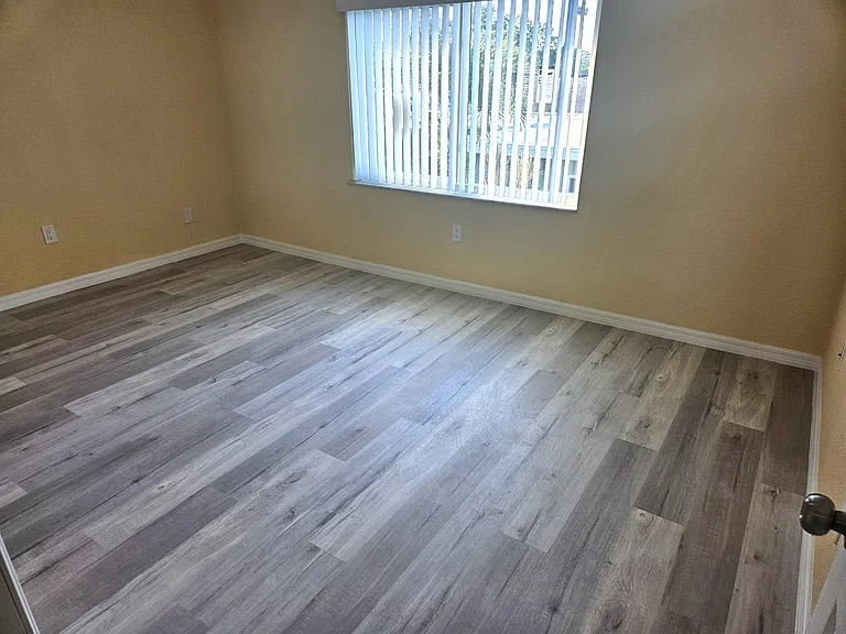 350 73rd Ave — Photo 9
