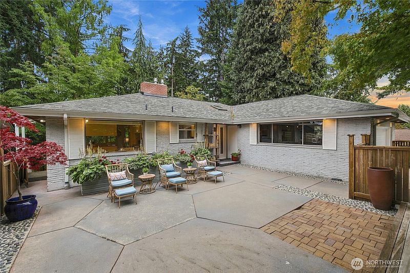 2nd image of 8515 27th Avenue NE