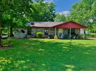 805 W 1st St, Hugo, OK 74743