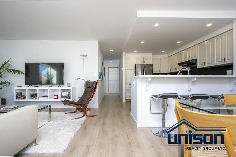 2 bed, 1174 sqft, $2,950 — Photo 4