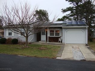 46 Hummingbird La, Whiting, NJ 08759