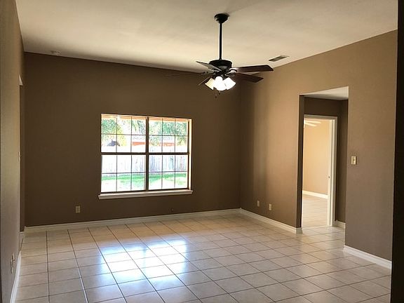 3rd image of 1101 Diamond Dr