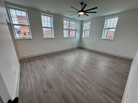 4th image of 2424 E Carson St Unit 1