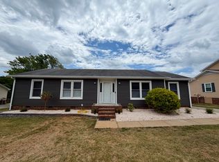 5701 Wildberry Dr, Greensboro, NC 27409