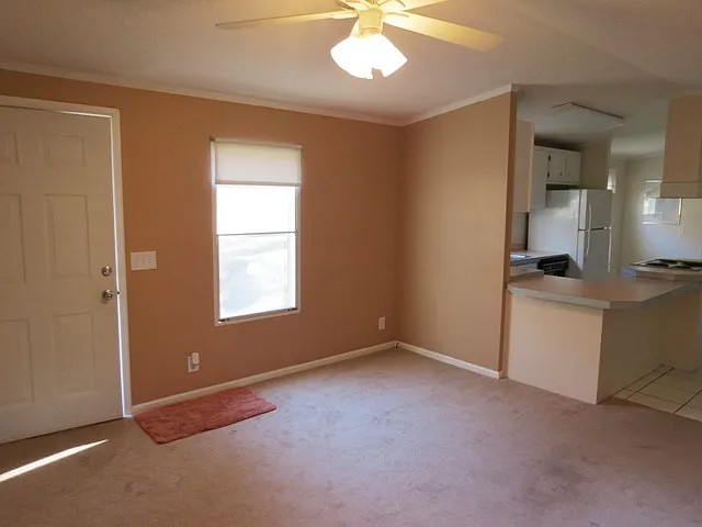 2 bed, 800 sqft, $850 — Photo 2