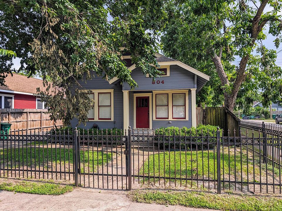 Fenced, Shaded Corner of 27th & Cornell