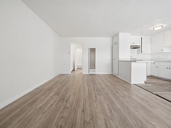 3rd image of 14139 Gilmore St APT 3