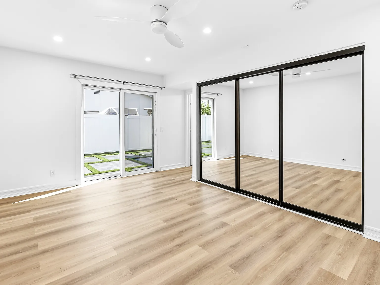 3 bed, 1229 sqft, $5,000 — Photo 4