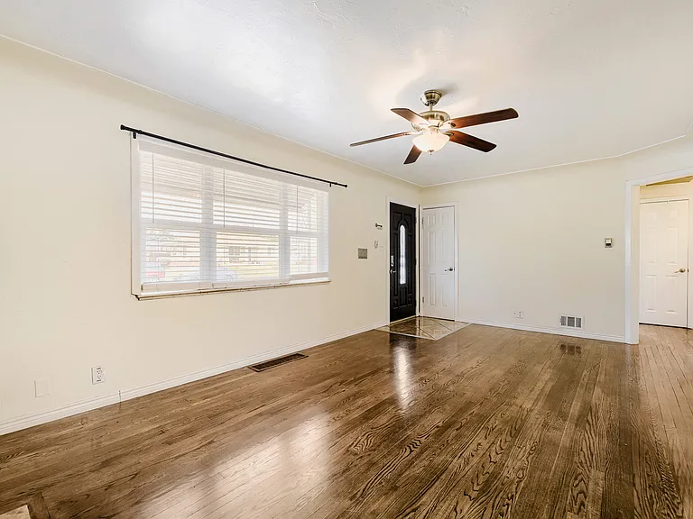 1326 S Clay St — Photo 6