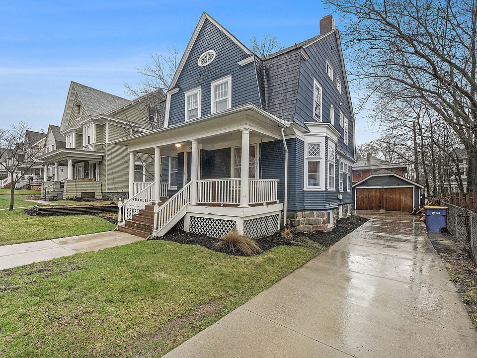 1st image of 249 Fuller Ave SE
