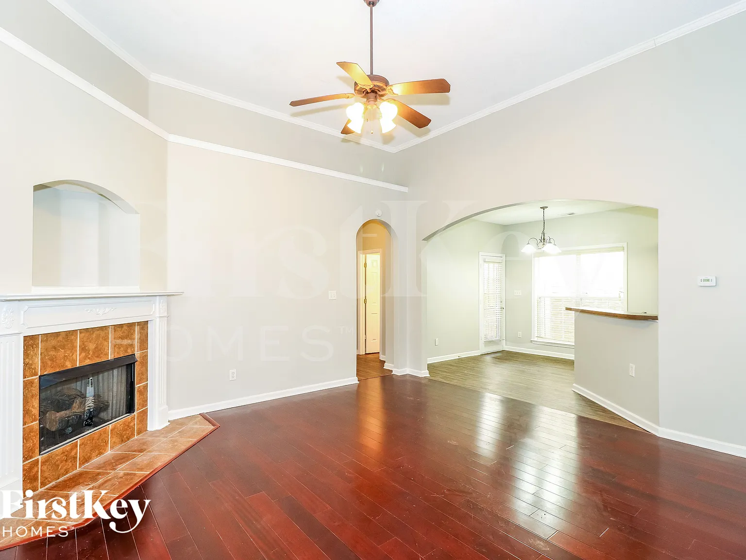 3 bed, 2.5 bath, 1649 sqft, $1,985 — Photo 3