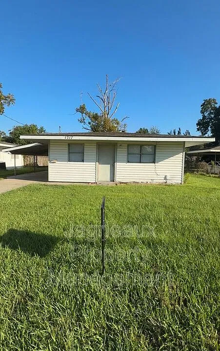 1217 Sage Dr
