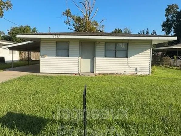 1217 Sage Dr, Lake Charles, LA 70607