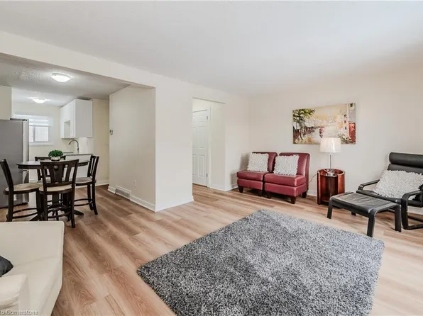 25 Upper Canada Dr #27, Kitchener, ON N2P 1G2