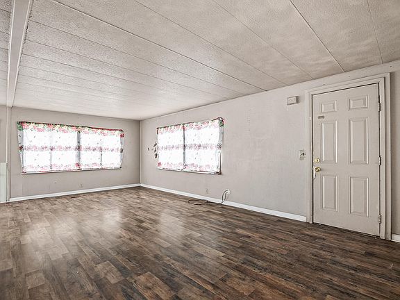 4th image of 9631 Garden Drive