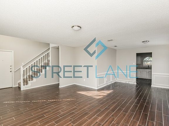 3rd image of 4605 Greenwich Dr