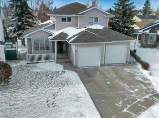 11 E Maple Gdns, Strathmore, AB T1P 1G3