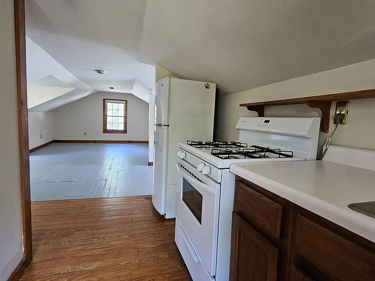 813 SE 2nd Ave #C — Photo 11