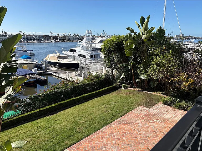 2572 Bayshore Dr — Photo 36