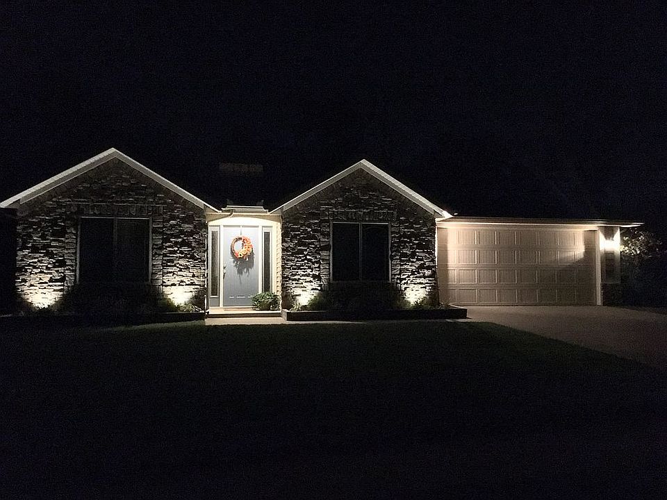 2nd image of 908 Peak St