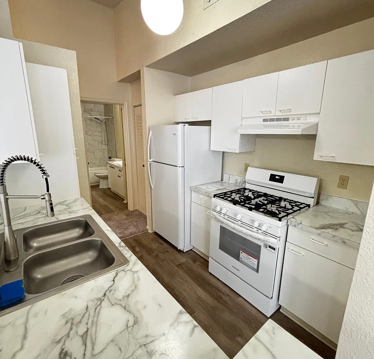 1 bed, 835 sqft, $1,450 — Photo 4