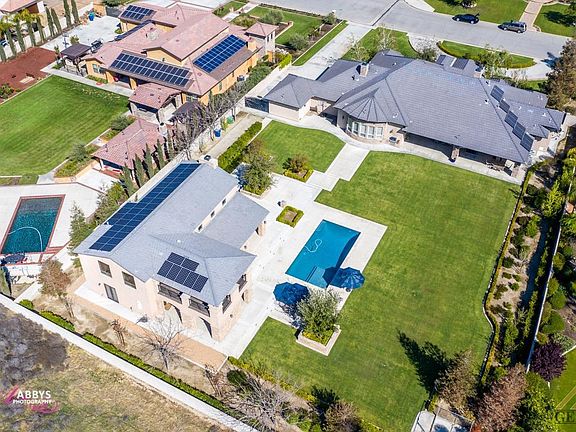 3rd image of 17439 Legend Oaks Ln
