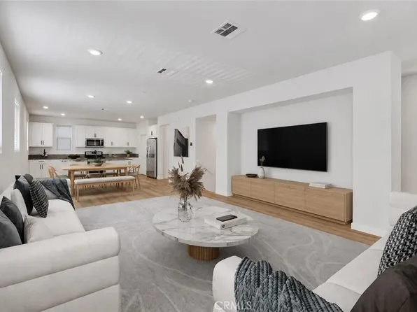 14700 Sherman Way, Van Nuys, CA 91405