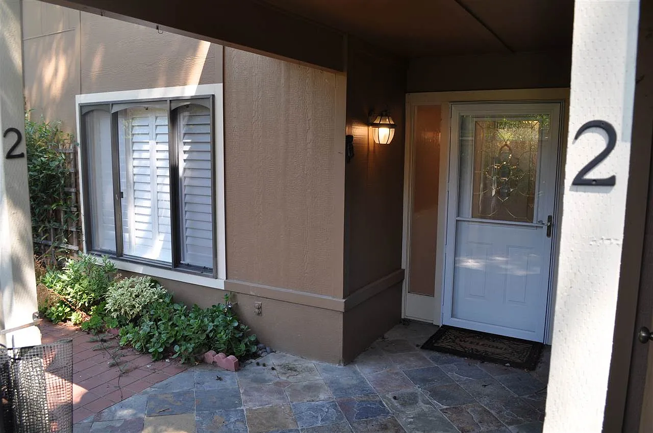 1573 Rockledge Ln APT 2 photo 1