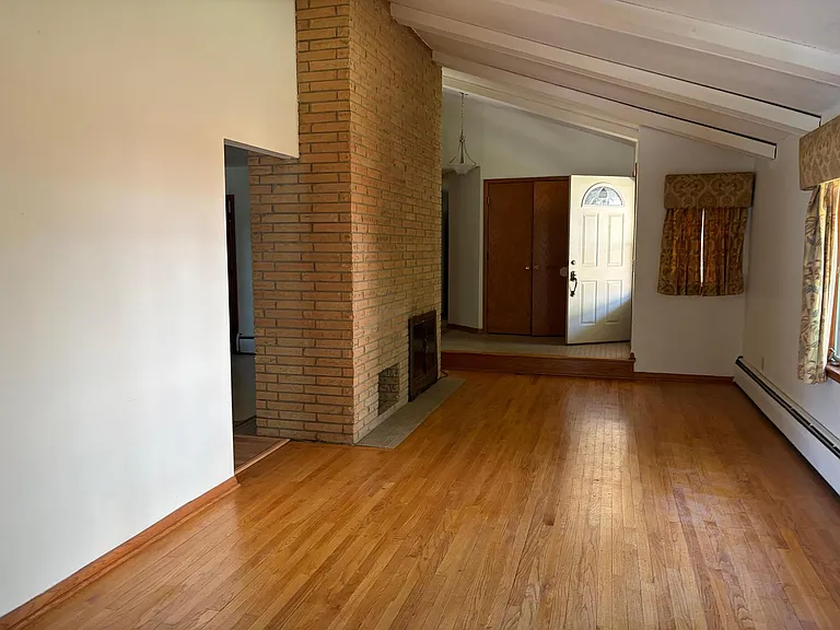 4435 N Shore Dr — Photo 6