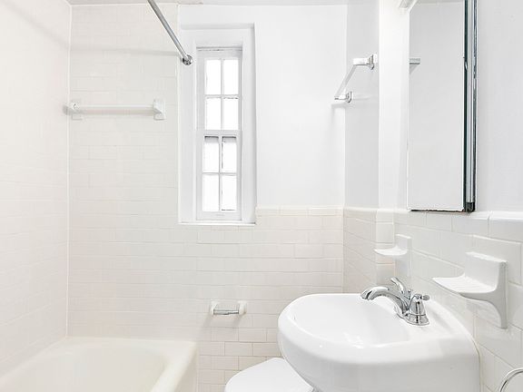 5th image of 141 Columbia Hts APT 3A