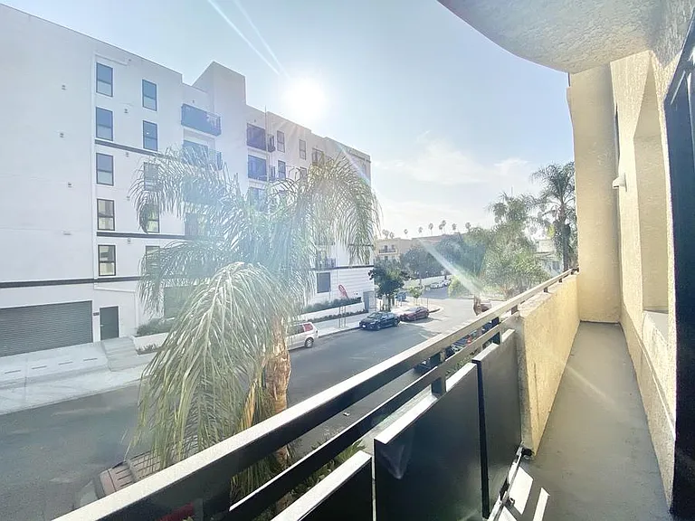Hyde Park Apts — Photo 6
