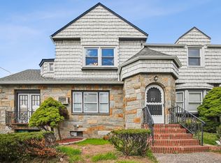 27 Dewey St, Garfield, NJ 07026