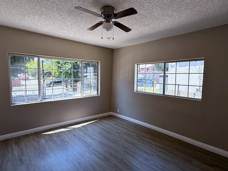 1542 Ricardo St #A — Photo 9