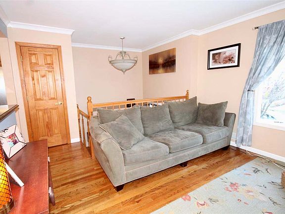 3rd image of 480 Durant Ave