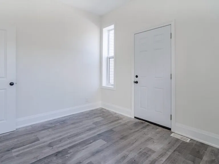 87 Victoria Ave N #4 — Photo 6